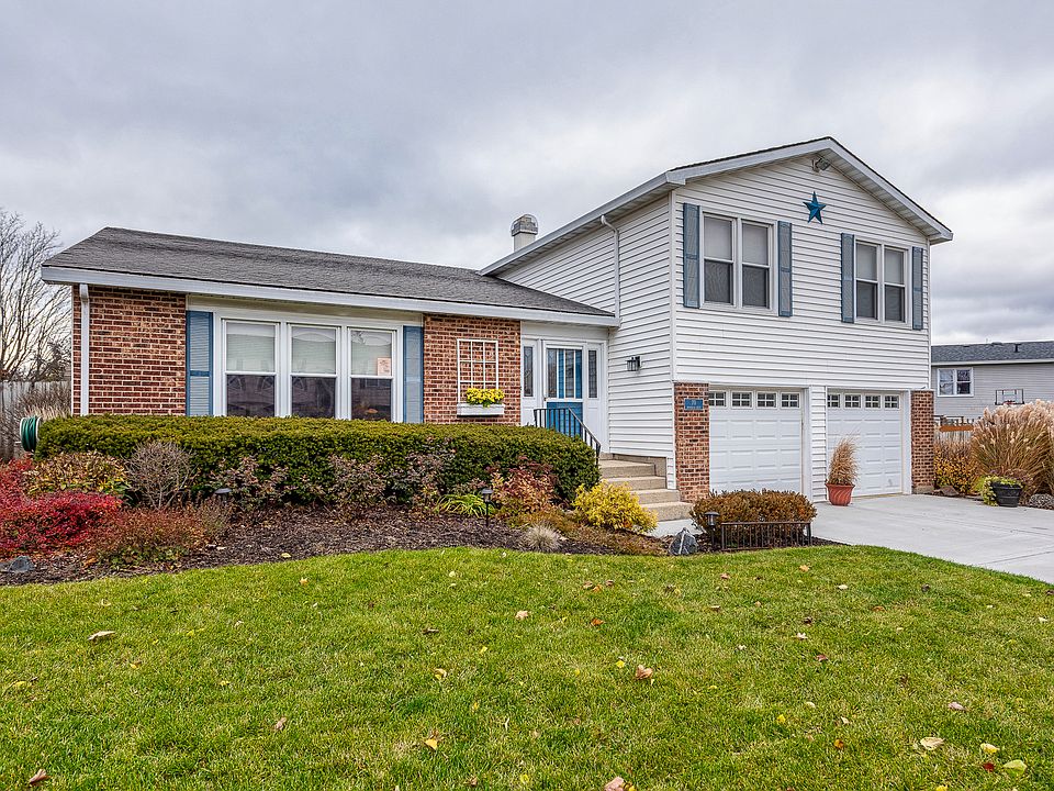 1st image of 70 Brookside Dr