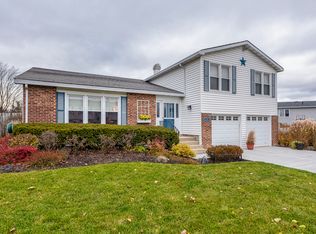 70 Brookside Dr, Glendale Heights, IL 60139