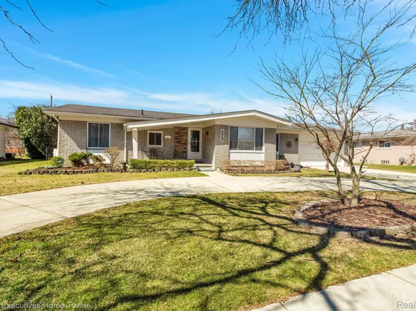 32475 Coventry Pl, Warren, MI 48093