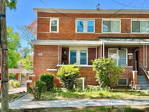 733 Crittenden St NE Photo 1 733 Crittenden St NE Photo 1