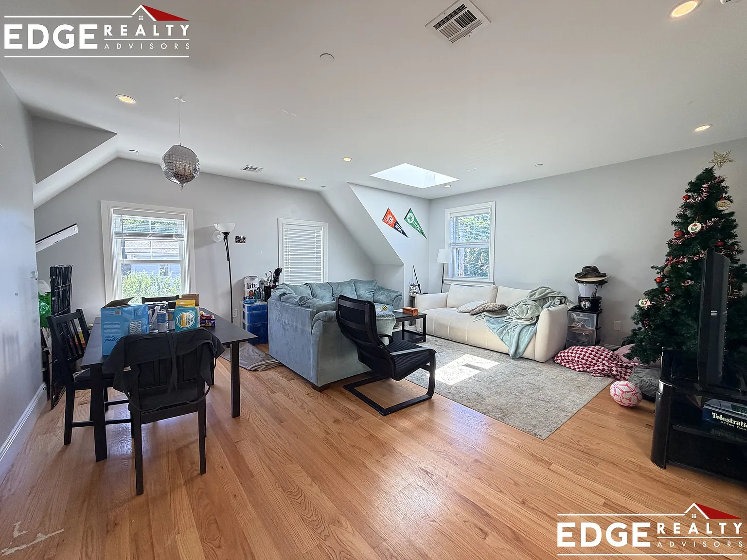 3 bed, 1250 sqft, $4,100 — Photo 4