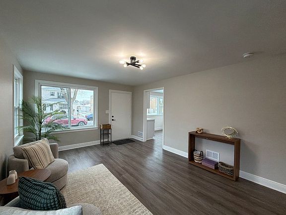 3rd image of 536 S 24th Ave