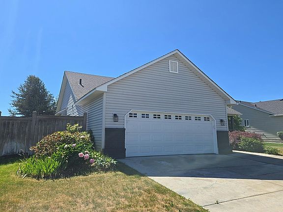 3rd image of 515 S Sonora Ln
