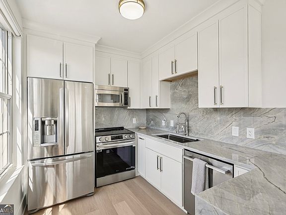 3rd image of 325 E Paces Ferry Rd NE APT 1608