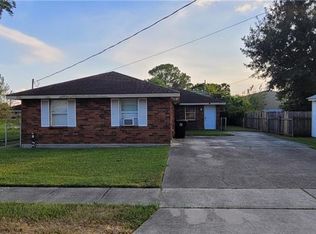 202 5th St, Chalmette, LA 70043