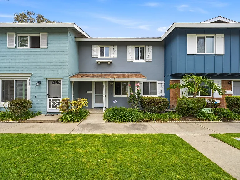 9838 Argyle Dr — Photo 1