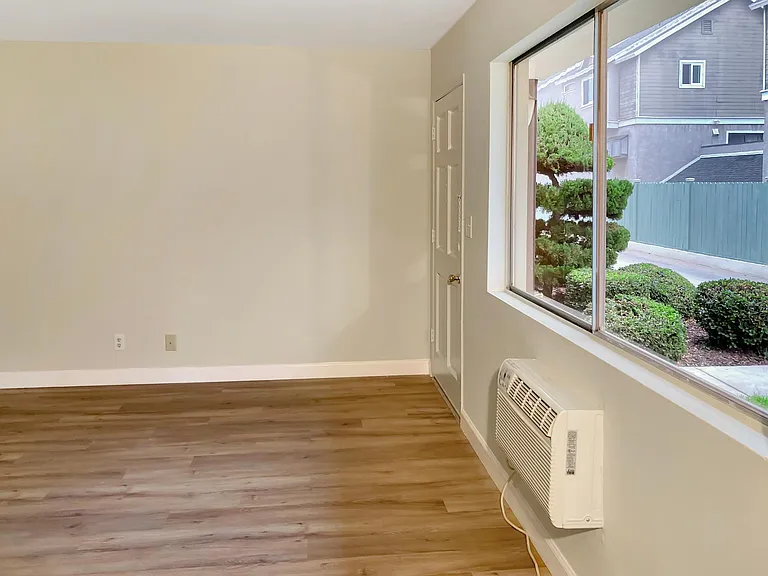 909 South Second Street — Photo 14