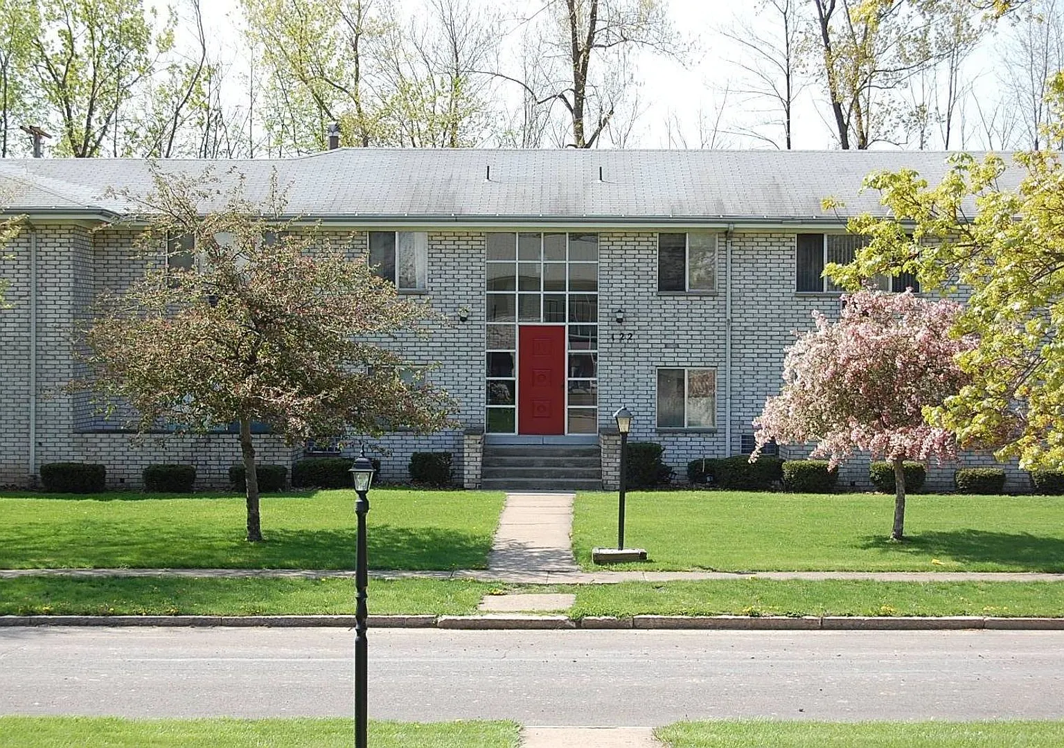 Village Park Manor Apartments — Photo 3