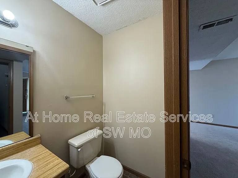 3374B S Moreland Ct — Photo 5
