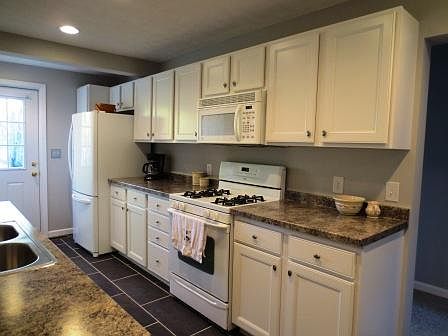 Kitchen-appliances included