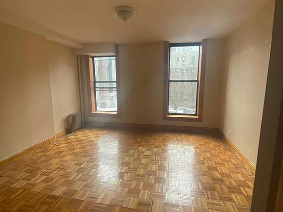 3rd image of 130 Saint Marks Pl APT 3E