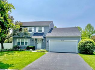 2213 Pontiac Cir, Naperville, IL 60565