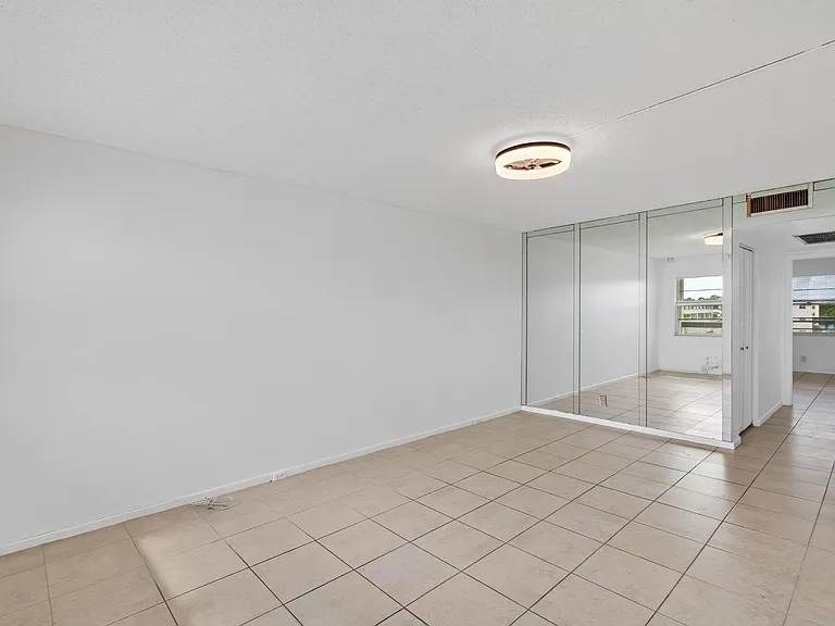 4028 Hythe Pl #B — Photo 16