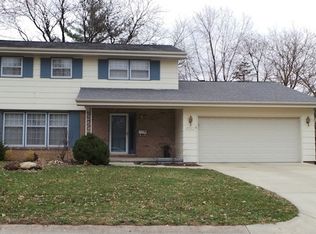 2605 6th St, Charleston, IL 61920