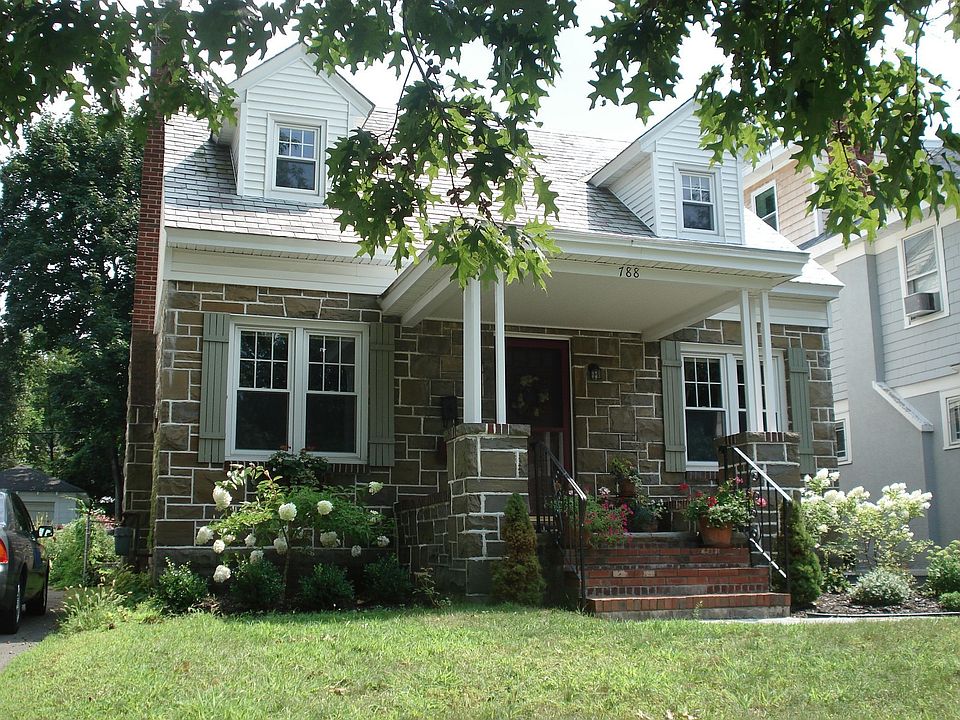 788 Central Parkway