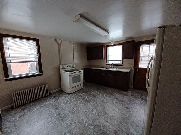 2nd image of 515 & 517 S Market St #515