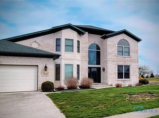 1326 Pine Valley Dr, Bowling Green, OH