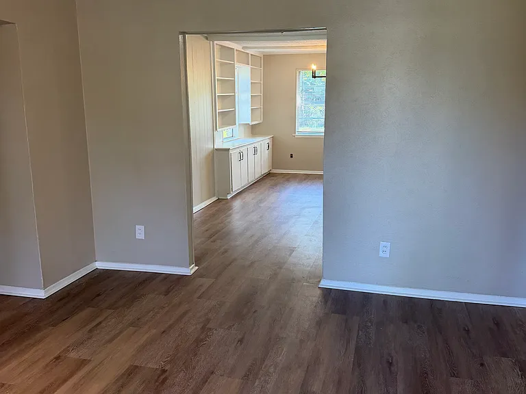 4871 Bedford Dr — Photo 12