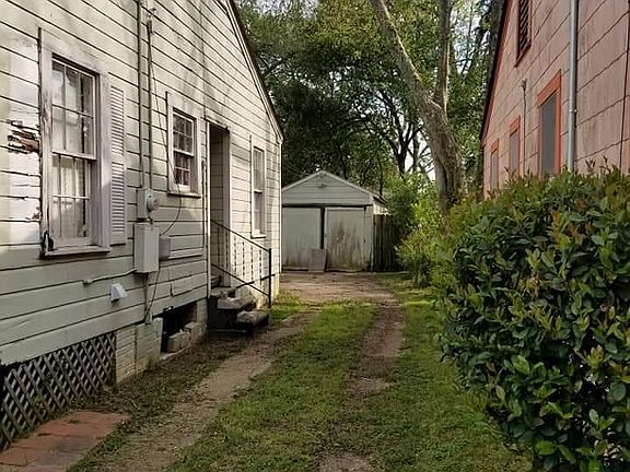 2nd image of 249 E Elmwood St