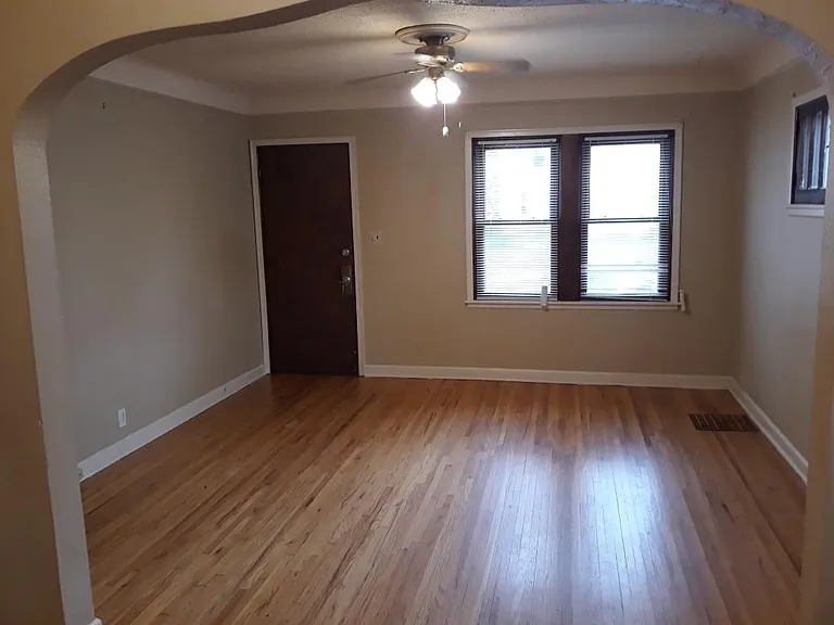 2417 James Ave N #1 — Photo 8