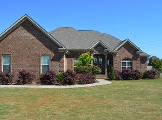 26 Holli Ln, Muscle Shoals, AL 35661