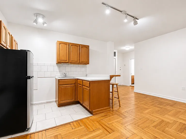 707 W 171st St #2E — Photo 6