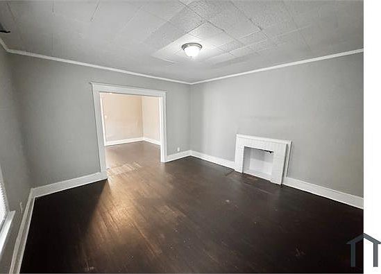 3rd image of 3338 Coleman Ave