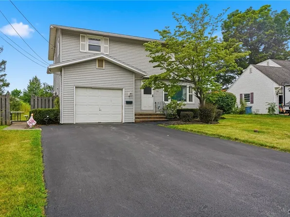 111 Patricia Dr, North Syracuse, NY 13212