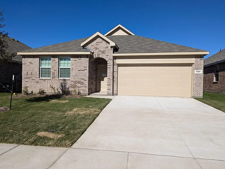 1842 White Ash Way — Photo 2