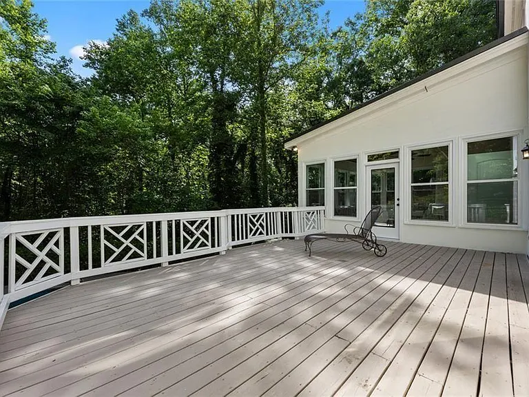1260 Heards Ferry Rd — Photo 65