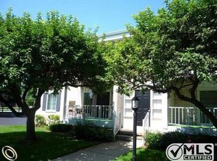 36084 Ann Arbor Trl, Livonia, MI 48150