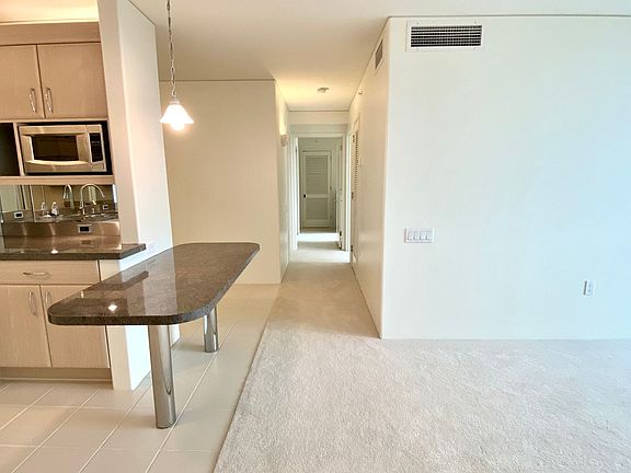 3rd image of 88 Piikoi St APT 1207