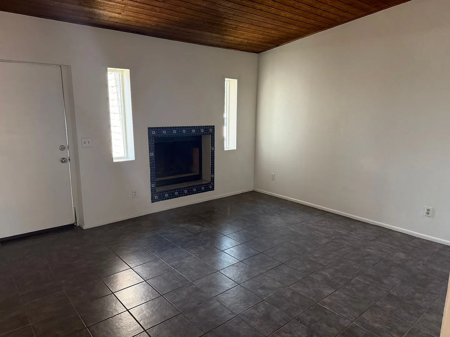 av1275W — Photo 3