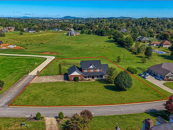 2nd image of 225 Plantation Dr