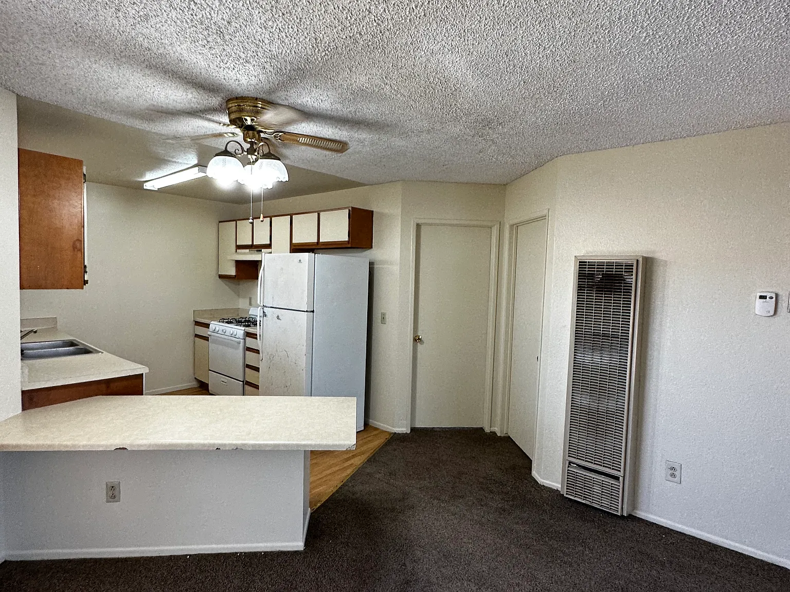 2 bed, 899 sqft, $1,050 — Photo 1