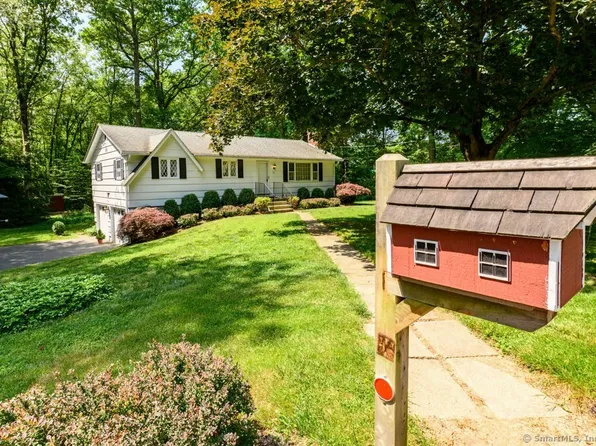 96 Baldwin Drive, Guilford, CT 06437