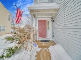 271 Wedgewood Cir, Lake In The Hills, IL 60156