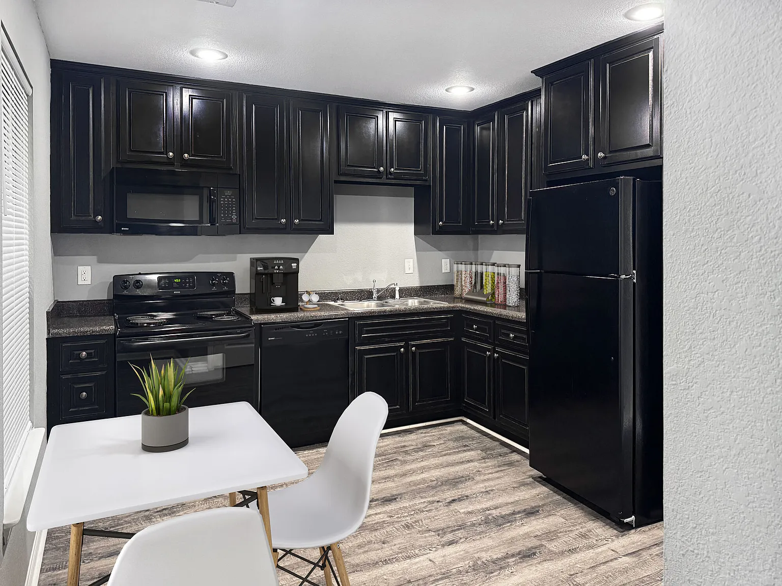 Willow Creek Townhomes — Photo 3