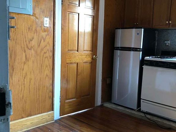 2nd image of 14 Bedford St #15C