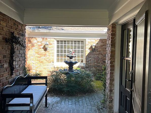 17 Edgefield Rd
