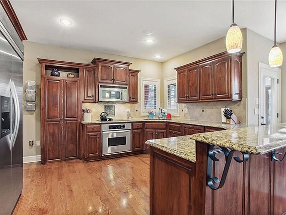 4th image of 7826 N Dawn Ave