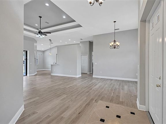 4th image of 3284 Newmark St