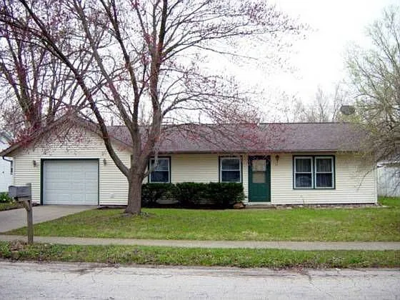 1909 Sangamon Dr photo 1