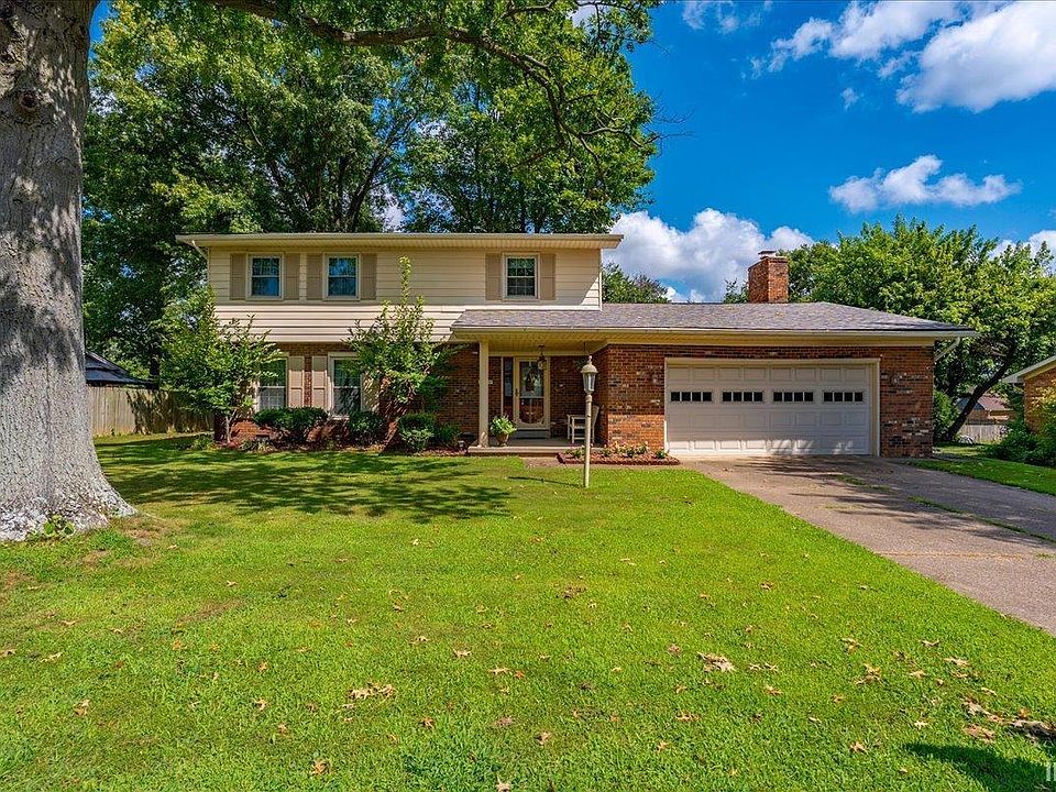 1st image of 8366 N Larch Pl