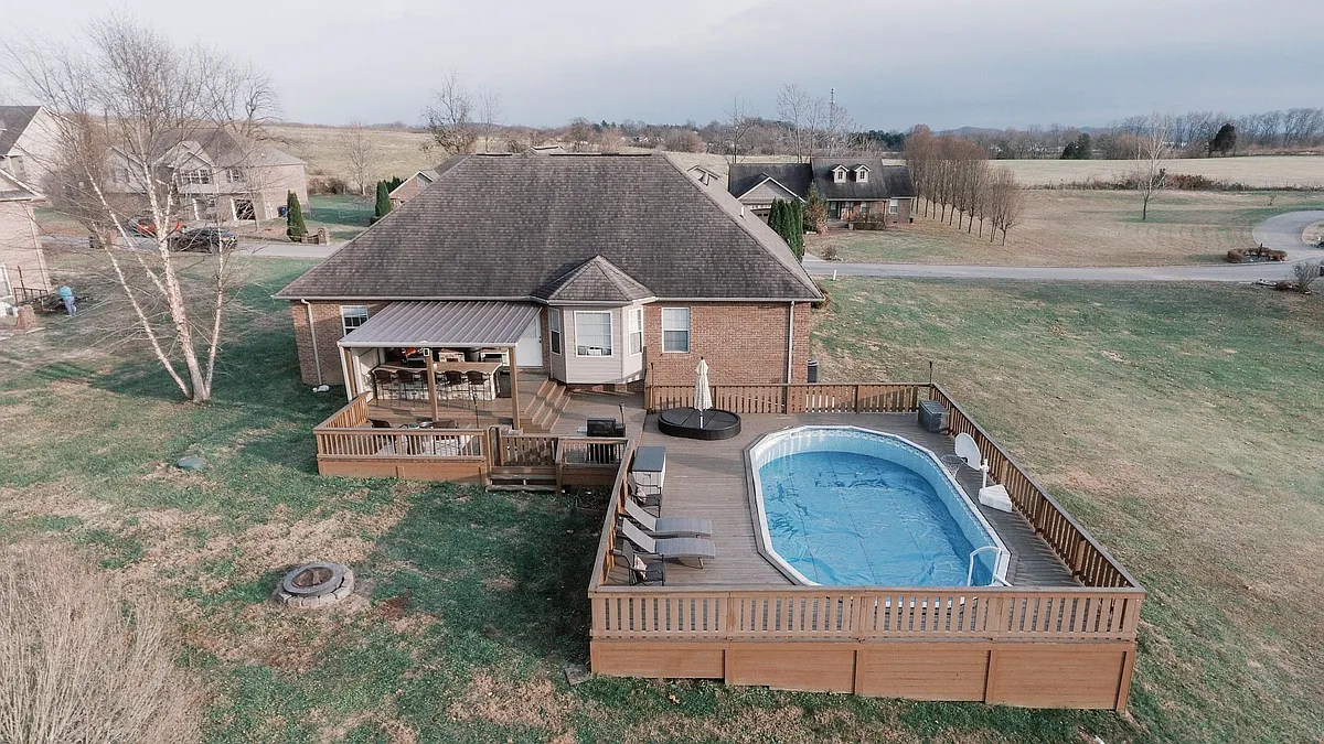 Building Photo - 693 Ridge Hill Trl