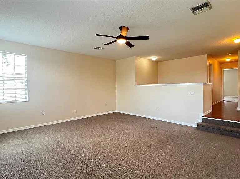 806 Lost Grove Cir — Photo 37