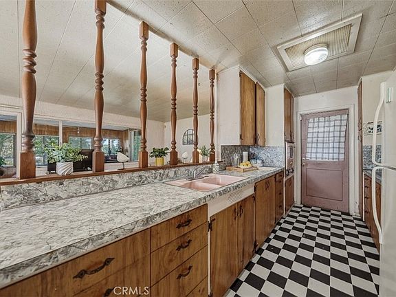 5th image of 3488 Boggs Ave