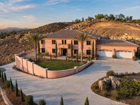 17190 Small Canyon Ln, Riverside, CA 92506