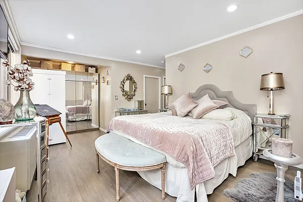 Sold by Compass | media 5