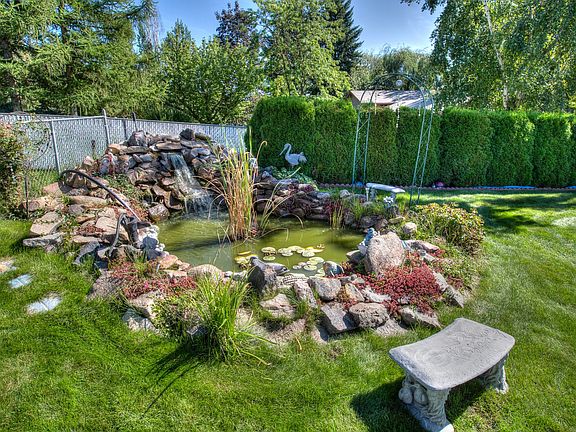 2nd image of 10905 E Rockwell Ave